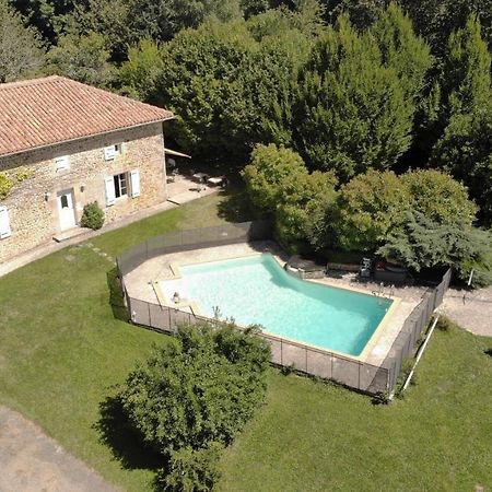 Gite 4 Personnes Situe Aux Portes Du Perigord Saint-Adjutory Exteriér fotografie
