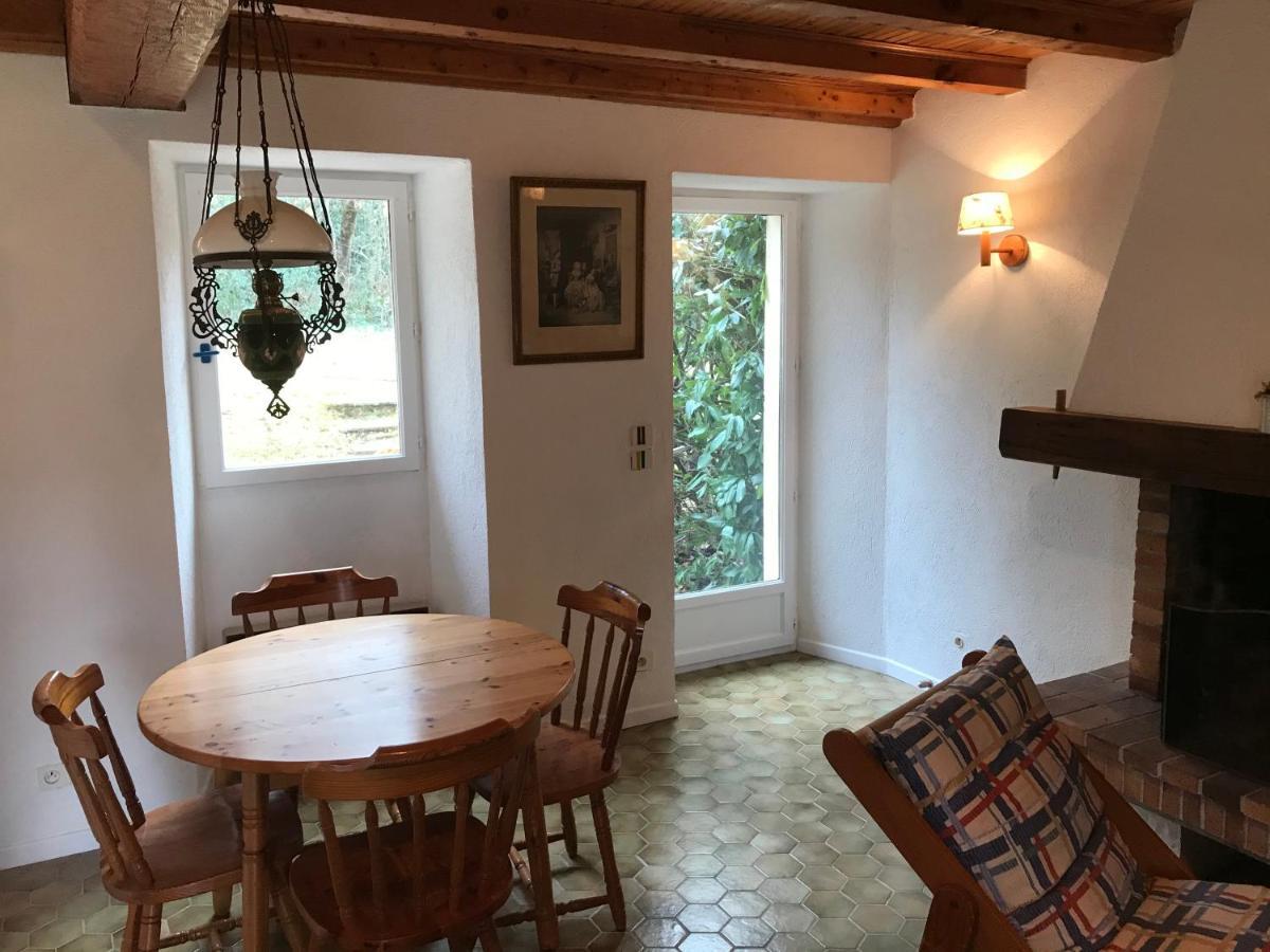 Gite 4 Personnes Situe Aux Portes Du Perigord Saint-Adjutory Exteriér fotografie